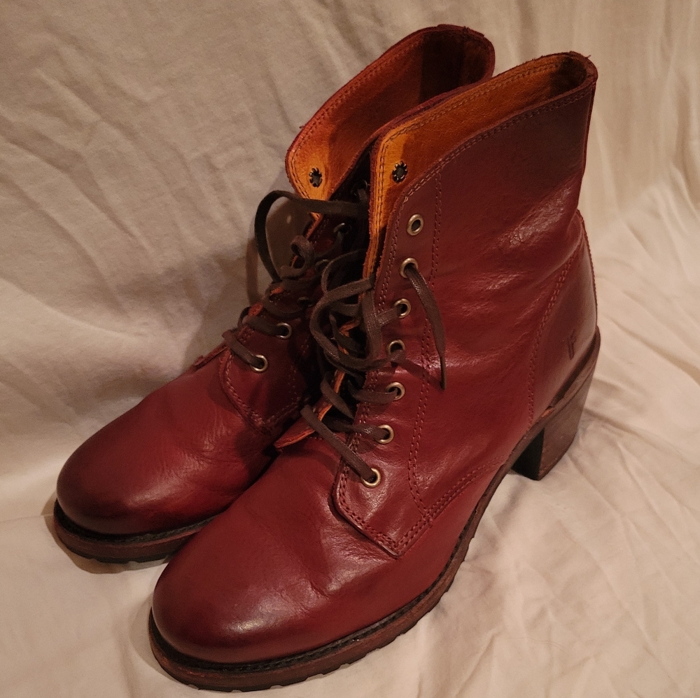 Frye Sabrina heeled combat boots